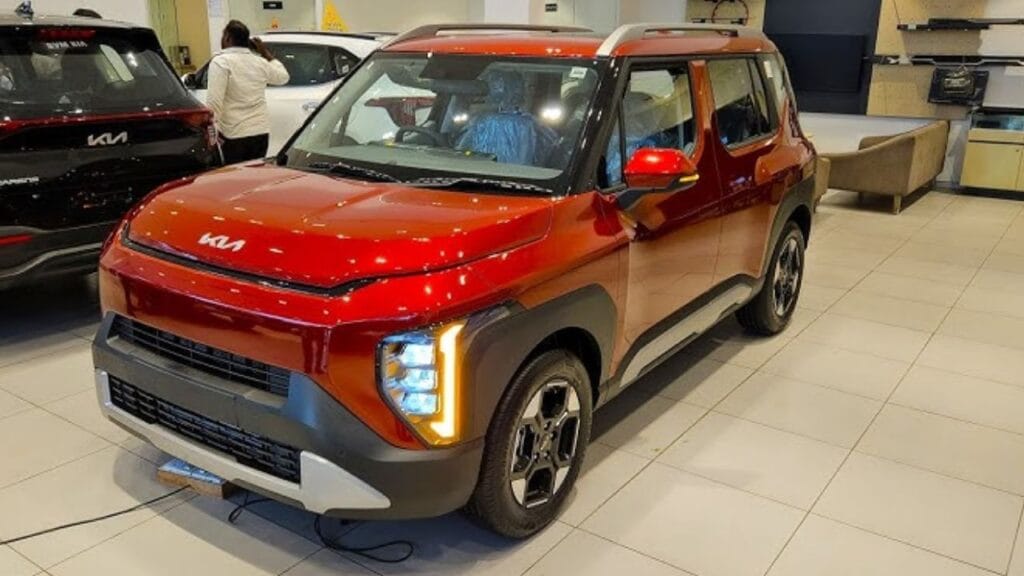 Kia Syros एक शानदार SUV है, जिसमें दमदार इंजन, बेहतरीन माइलेज, सेफ्टी फीचर्स और स्टाइलिश डिजाइन मिलता है। जानिए इसकी कीमत, फीचर्स और स्पेसिफिकेशन्स।