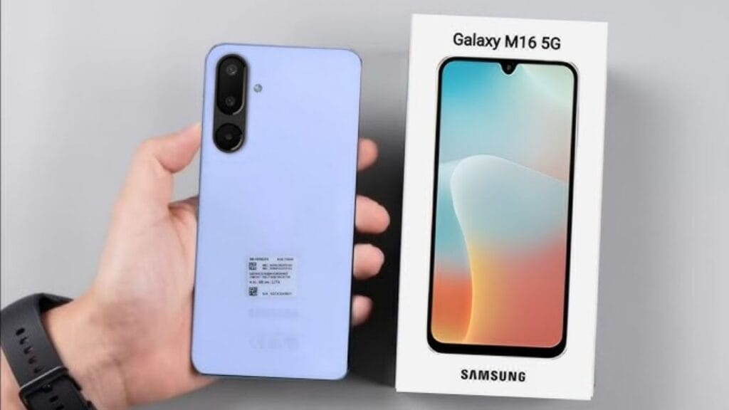 Samsung Galaxy M16 5G भारत में लॉन्च हो चुका है! इस फोन में 6.7-इंच AMOLED डिस्प्ले, 5000mAh बैटरी, 50MP कैमरा और दमदार प्रोसेसर मिलता है। जानिए इसकी कीमत और फीचर्स।