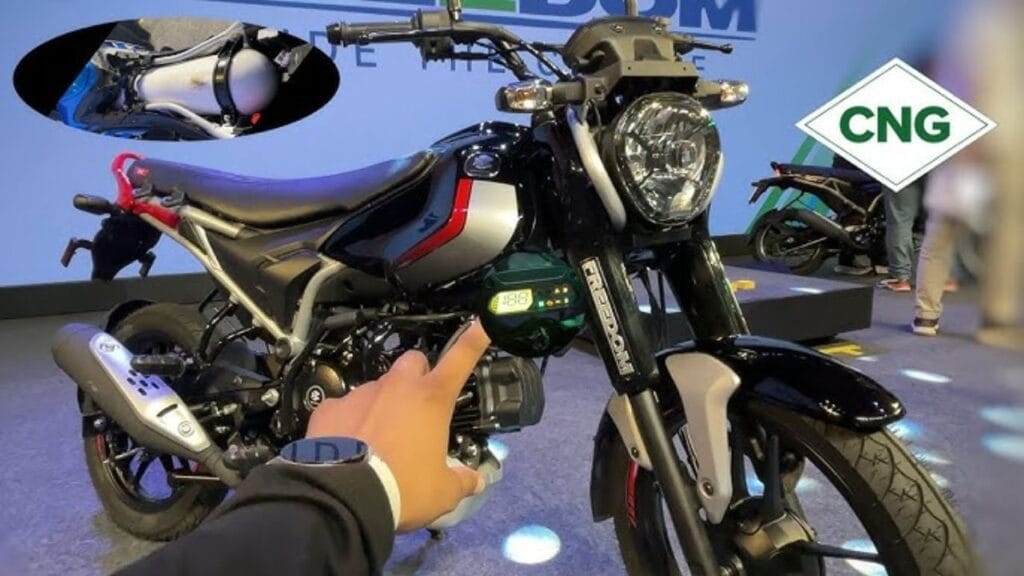Bajaj Freedom 125 एक अनोखी बाइक है जो पेट्रोल और CNG दोनों पर चलती है। जानिए इसके शानदार फीचर्स, माइलेज और कीमत की पूरी डिटेल।