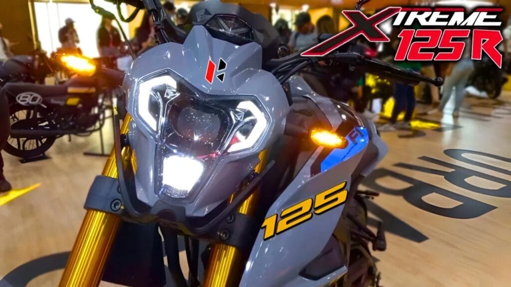 Hero Xtreme 125R बाइक अपने स्टाइलिश डिज़ाइन, 125cc पावरफुल इंजन और 55 km/l माइलेज के साथ युवाओं में तेजी से पॉपुलर हो रही है। जानिए इसकी कीमत, फीचर्स और स्पेसिफिकेशन।