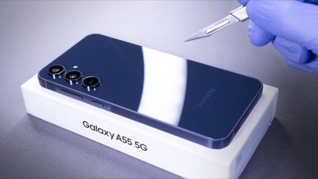 Samsung Galaxy A55 मिल रहा है ₹9,001 की भारी छूट के साथ। जानिए इसके फीचर्स जैसे 120Hz AMOLED डिस्प्ले, 5000mAh बैटरी और 32MP सेल्फी कैमरा की पूरी डिटेल।